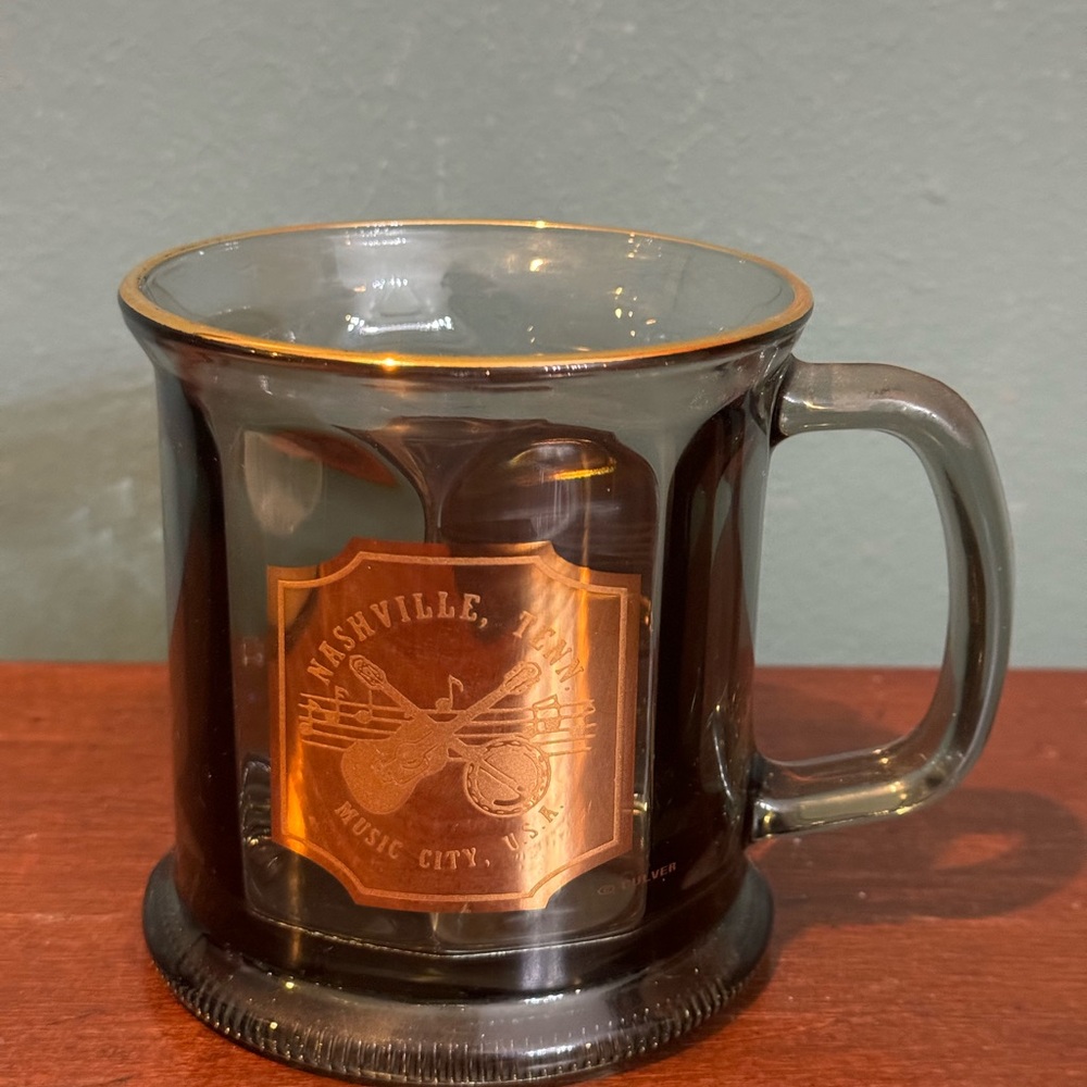 NWT Culver Nashville Tennessee 22K Gold on Smoky Glass Mug, Music City USA